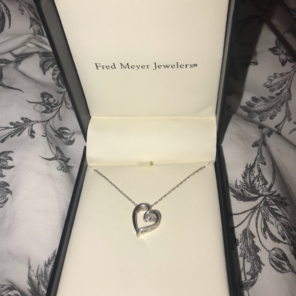 Fredmeyers jewelers necklace - Picture 2 of 3